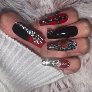 Black and red goth skull-visual kei-gyaru-harness press on nails