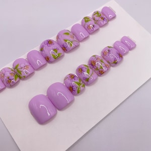 Lavender floral press on nail set