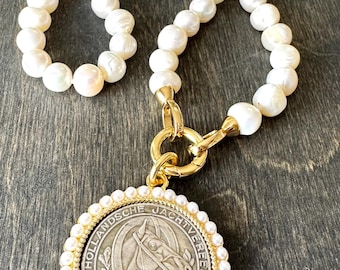 Derby Necklace, Horse Pendant & Freshwater Pearl Necklace, Year of the Horse Necklace, Pearl Necklace with Horse Pendant, Equestrian Gift