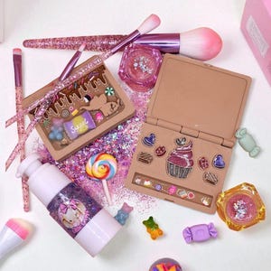 Candy Land– Pretend Makeup for Kids, Mess-Free, Non-Toxic, Realistic Play, Toddler Girl Gift, Makeup Toy Set