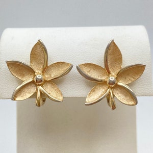 1960s Crown TRIFARI Golden Flower Earrings