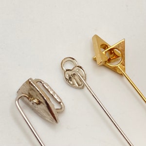 Vintage Stick Pin - Iron - Letter W imagem 3