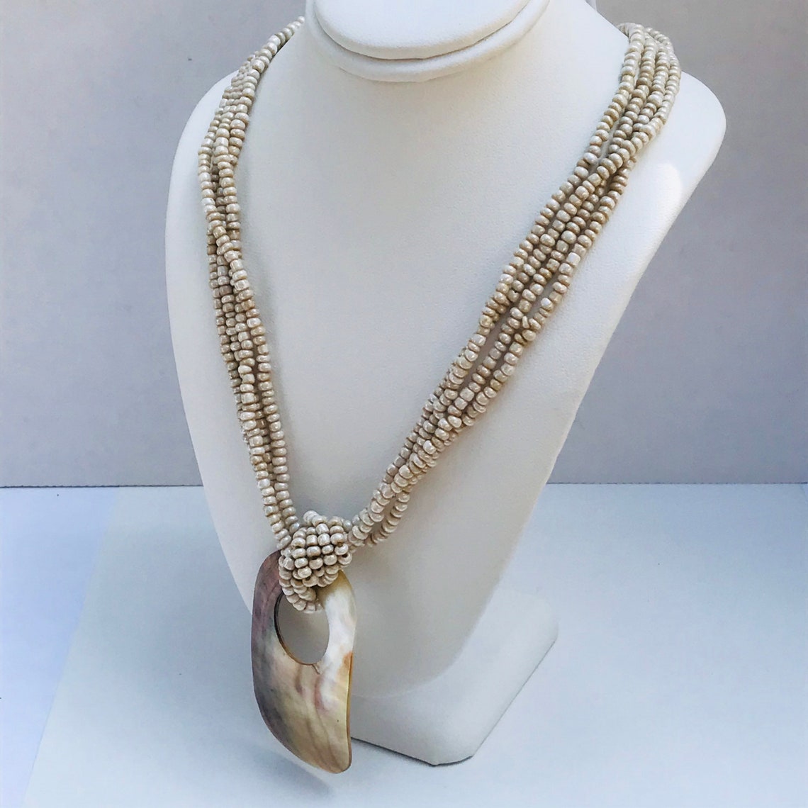 00’s Cream Multi Layered Shell Beaded Necklace with Bronze Glass