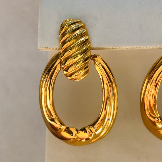 Oval Doorknocker Earrings - Shiny Gold Tone Earri… - image 4