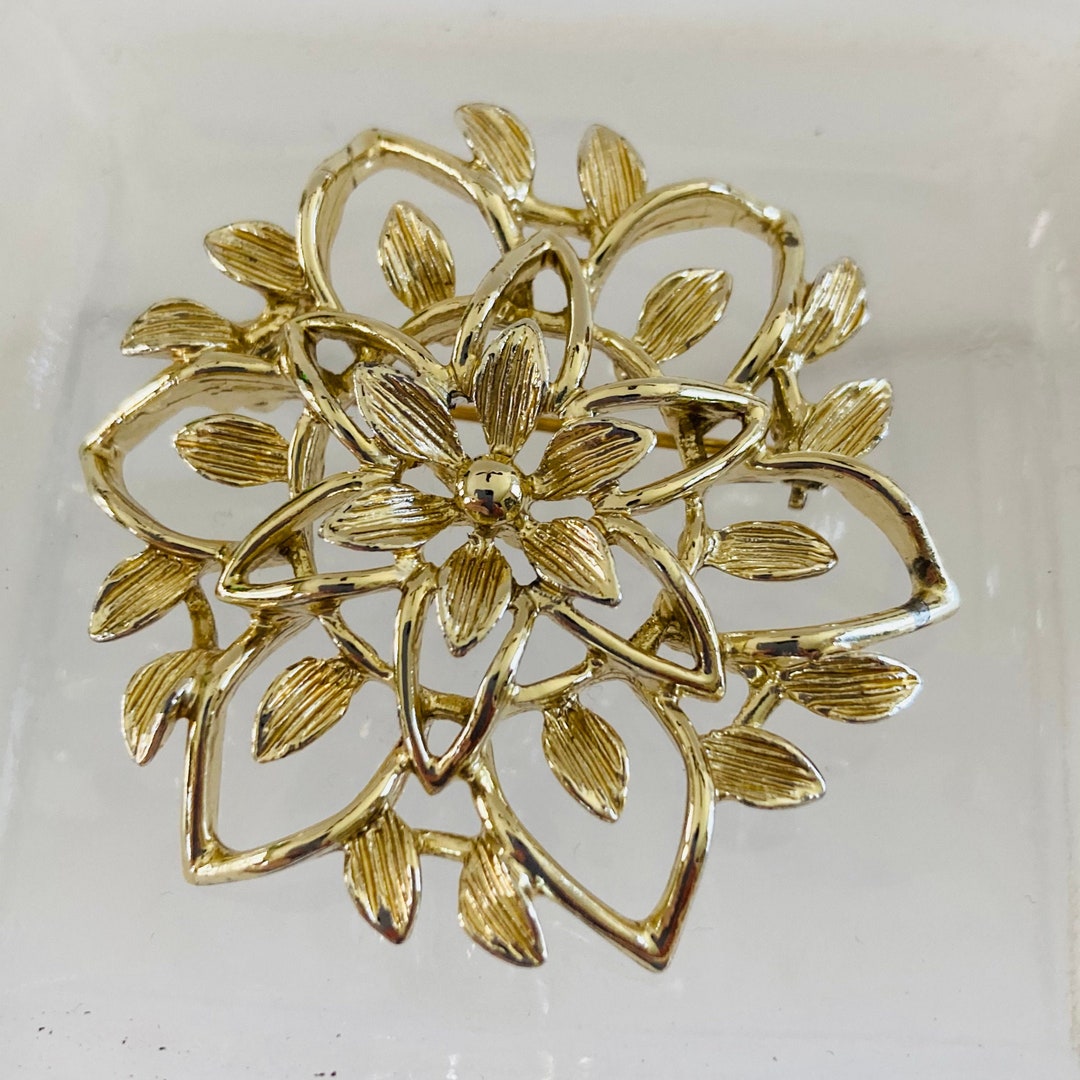 1962 SARAH COVENTRY Petal-lure Brooch Gold Flower Brooch - Etsy