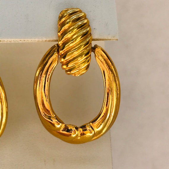 Oval Doorknocker Earrings - Shiny Gold Tone Earri… - image 5