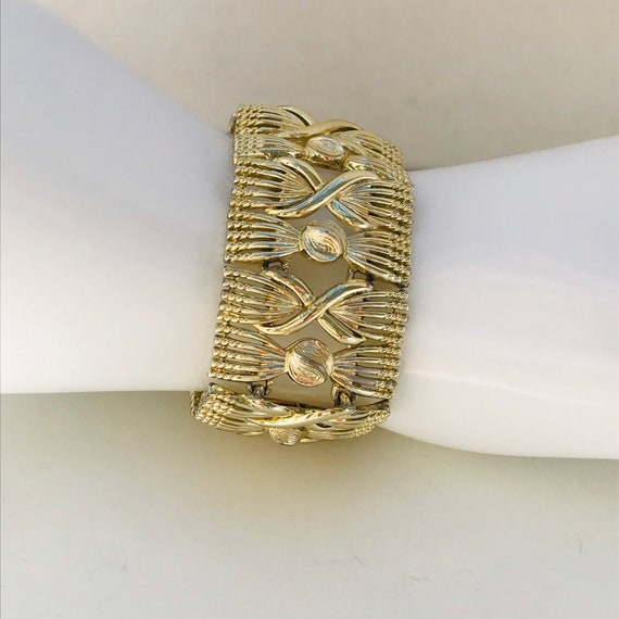 CORO 7 inch Gold Tone Large Link Bracelet - chunk… - image 4