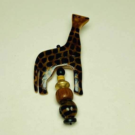 Giraffe Brooch - Giraffe Pin - African Animal Pin