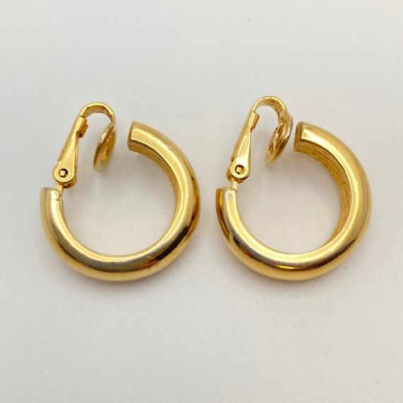 1960s CROWN TRIFARI Small Hoop Earrings - 20mm ho… - image 6