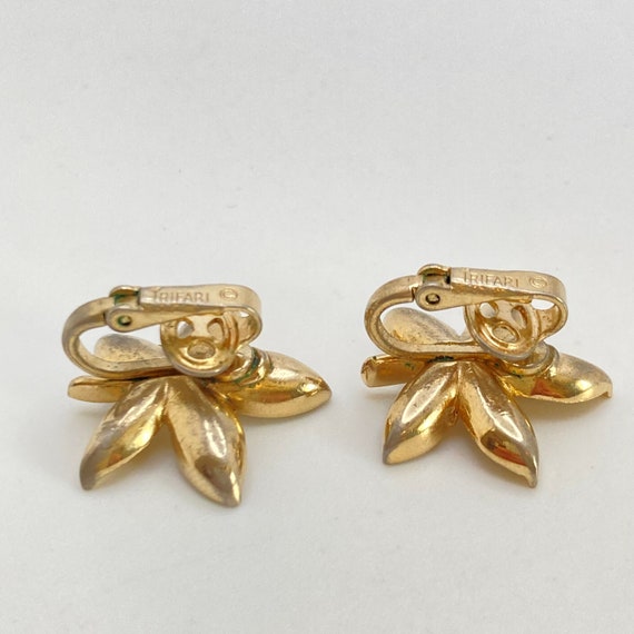 1960s Crown TRIFARI Golden Flower Earrings - image 8