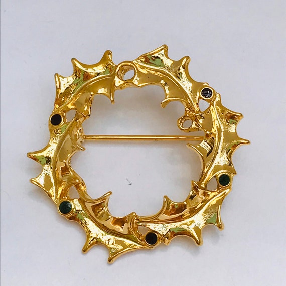 Golden Holly brooch - Wreath Pin - holly wreath brooch - christmas holly pin