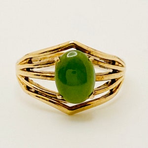 UNCAS 1980s 14K Gold Electroplated Jade Ring - Size 6 gold plated Ring