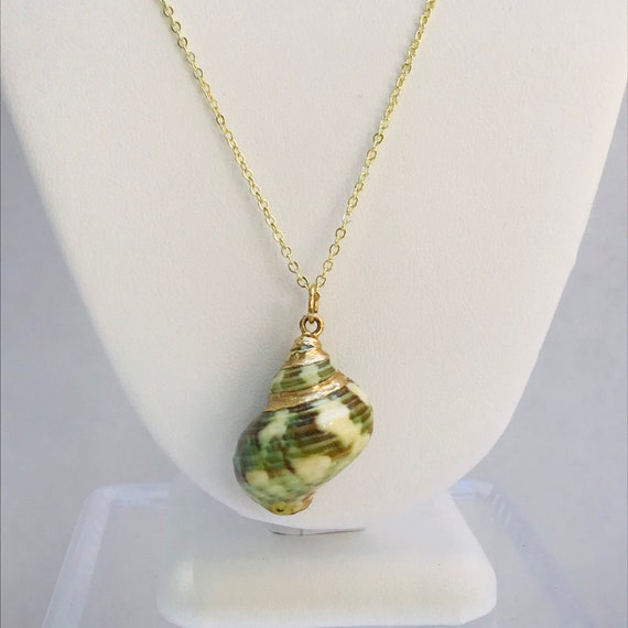Green Seashell Necklace - Green and White Seashel… - image 5