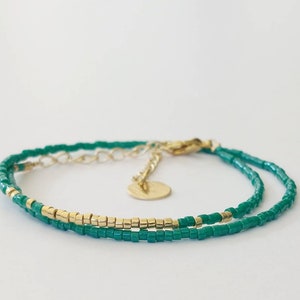 Fine double wrap bracelet in green Miyuki beads