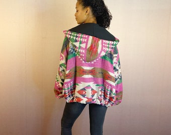 Bunte kuschelige Winterjacke mit Kapuze - Handgefertigte Wolljacke - Hippiejacke - Aztekenjacke - Warme Fleecejacke - Festivaljacke