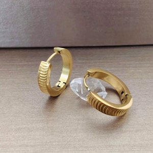 Snap on earrings hotsell