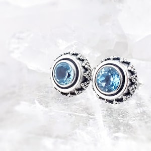 Natürliche blaue Topas Boho Sun Silber Ohrstecker, Edelstein Runde Perlen 925 Sterling Silber Post Ohrstecker, Dezember Birthstone Schmuck Geschenk