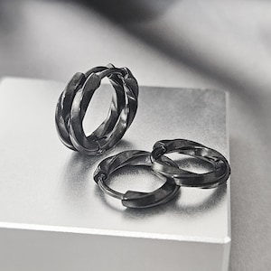 Pendientes de aro pequeños y retorcidos de acero quirúrgico con textura bohemia, color negro, para cartílago, minimalistas, modernos, para hombre.