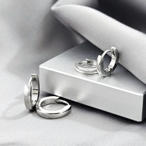 Basic Silver Simple Hoop Huggies Steel Earrings, Minimalist Surgical Steel Huggies Earring, Small Plain Cartilage Hoop Earrings Jewelry Gift