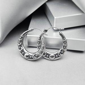 ムーンフェイズフープイヤリング サージカルスチール 天体ジュエリー ギフト エモパンクグランジ ムーンイヤリング ボヘミアン ムーンスター フープイヤリング 彼女へのギフト