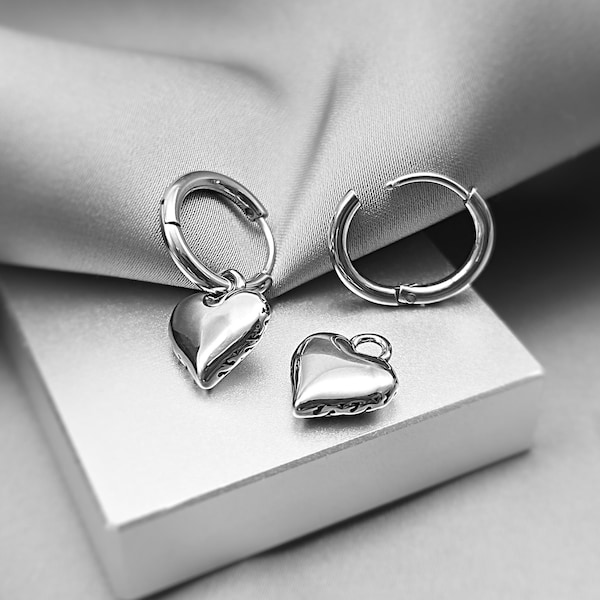 Heart Charm Hoop Earrings Cute Minimalist Huggie Hoops Y2K Jewelry Gift Small Dangle Earrings Jewelry Gift for Her Sweet Sixteen Heart Hoops
