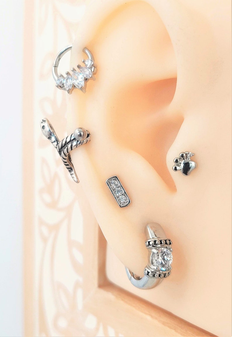 Helix snake earring Clearance
