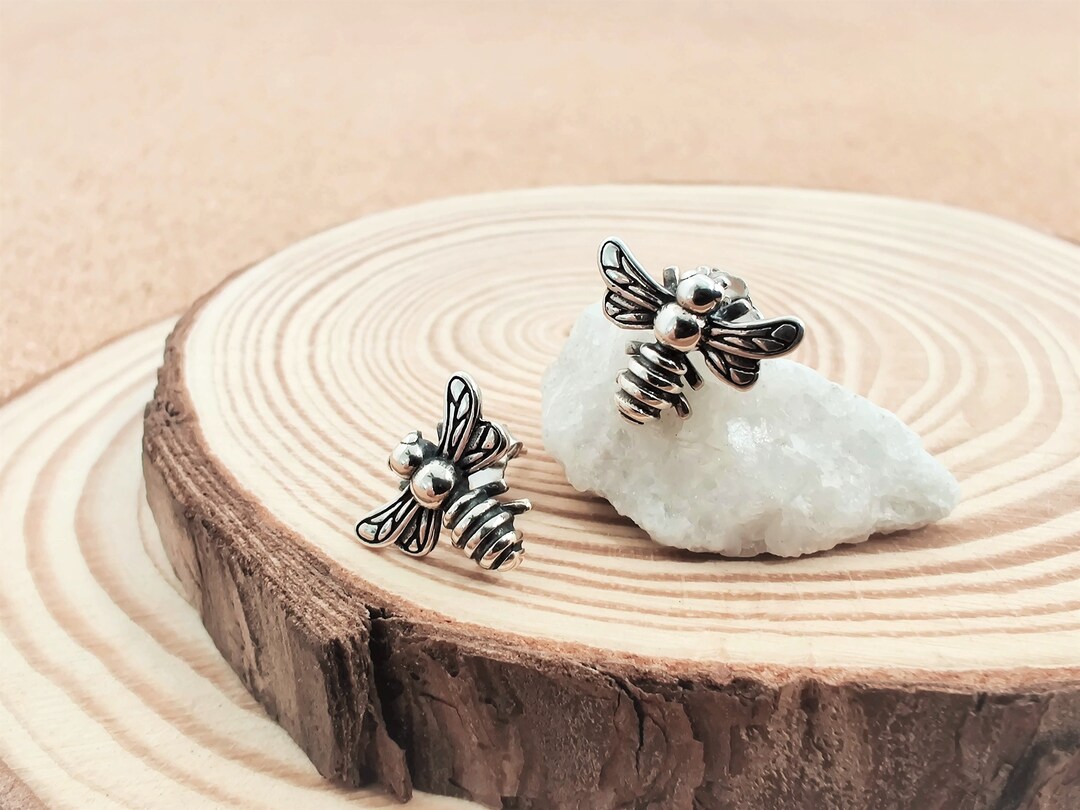 Bee earrings deals silver