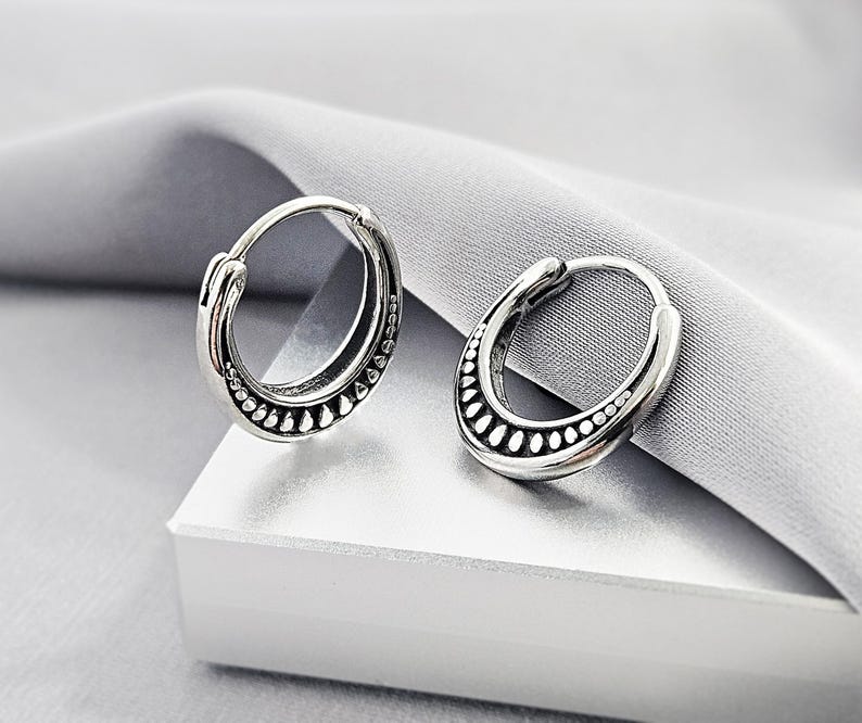 Small Cool Boho Steel Huggie Hoops Earrings, Surgical Steel Tribal Men's Hoop Earrings, Teardrops Textured Silver Men Jewelry Gift
