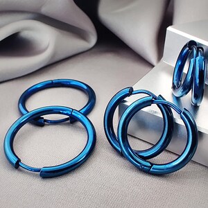 2.5MM Classic Blue Hoop Earrings, Simple Surgical Steel Huggie Hoops, Clicker Snap on Plain Hoop Earrings for Men Jewelry Gift