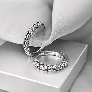 Daisy Flowers Boho Small Hoop Earrings Surgical Steel Floral Hoop Earrings Vintage Oxidized Silver Antique Jewelry Gift for Her