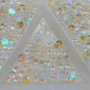 White Aurora Glass Flatback Rhinestones | Craft rhinestones | Bling 3MM-SS12 | 4MM-SS16 |5MM-SS20 | DIY, Nail Art, Tumbler