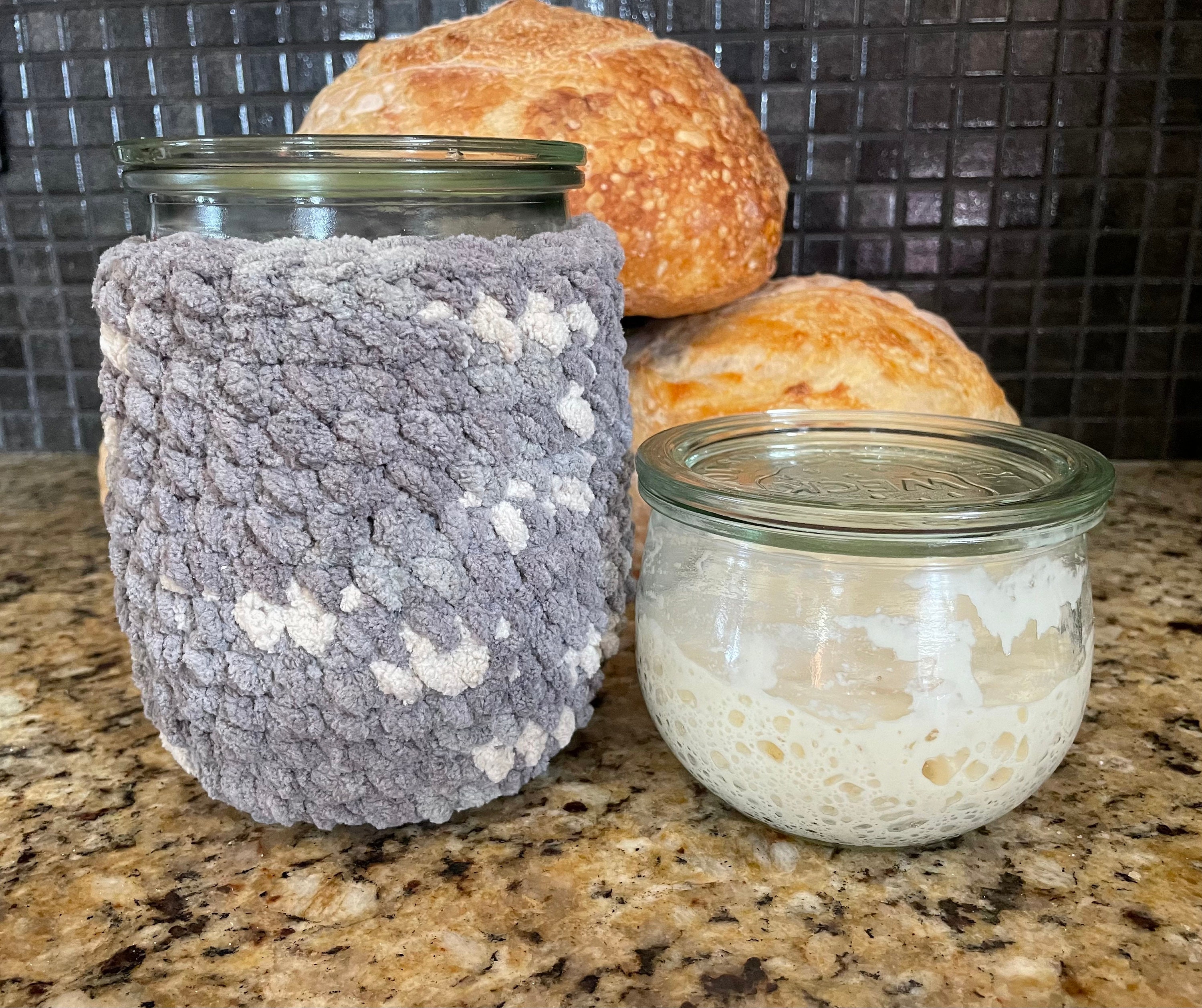 Lieonvis Sourdough Starter Jar,Sourdough Starter Kit for Sourdough Bread Baking Supplies with Silicone Scraper Cloth Cover for Sourdough Bread Baking
