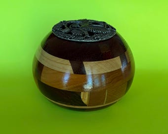 Hardwood medley Potpourri Bowl with Decorative Hummingbird lid