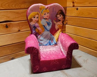 チャイルドシート Princess KidsEmbrace 2-in-1 Harness Booster Car Seat, Disney Princess