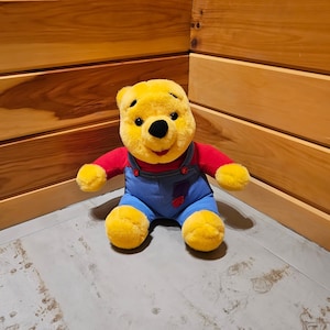Winnie the Pooh Disney Plush Vintage Mattel 1997 Toy