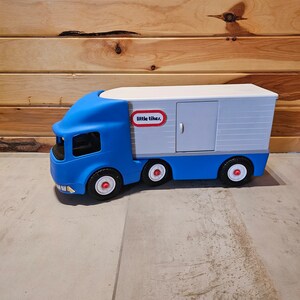 Little Tikes Vintage Large Semi Truck Blue, Ride On Tractor Trailer, 23 Big Rig Toddler Toy image 2