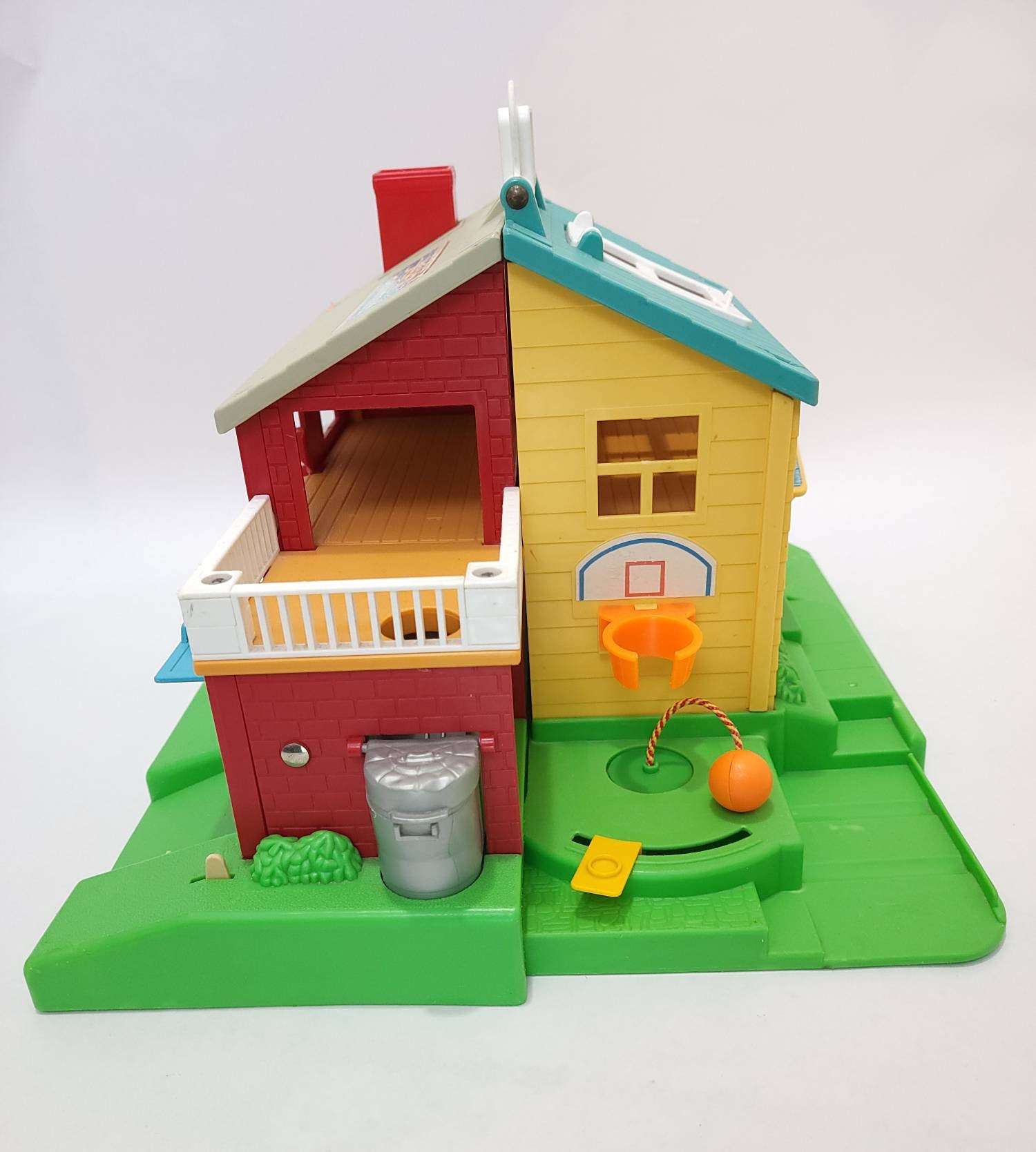 Fisher Price House 2551 Neighborhood Little People Vintage Red and