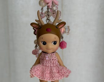 Llavero de Sonny Angel con ropa