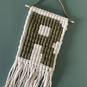 Colgante de pared inicial / Macramé Letter Home Decor