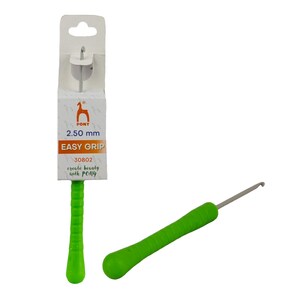 May include: A green crochet hook with an easy-grip handle, displayed with its packaging. The packaging features the brand name "PONY", the size "2.50 mm", and the words "EASY GRIP".