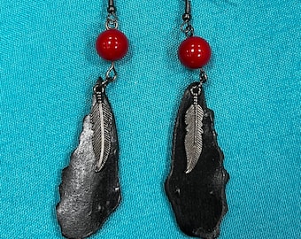 Pendientes de polilla hechos a mano: ¡un regalo maravilloso para los amantes de los críptidos!