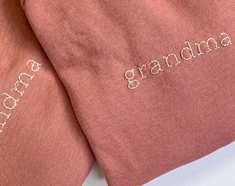 Dusty Pink | Size S & XL, Hand Embroidered Women Sweatshirt, Personalized Crewneck, Custom Name Text on Collar, Gift for Mama,