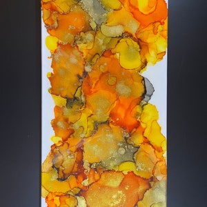 Bumblebee alcohol ink painting
