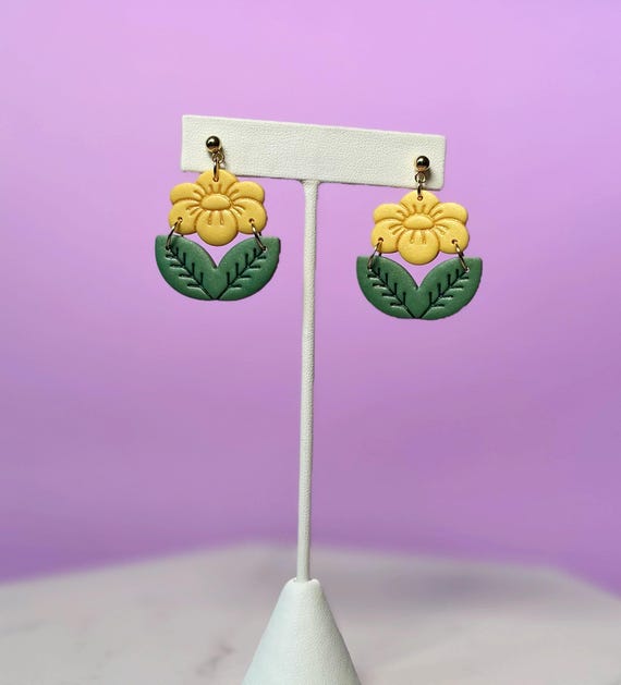 Folk Floral Spring Earrings, Yellow and Green Lightweight Polymer Clay Earrings, Mother’s Day Graduation Gift Jewelry
