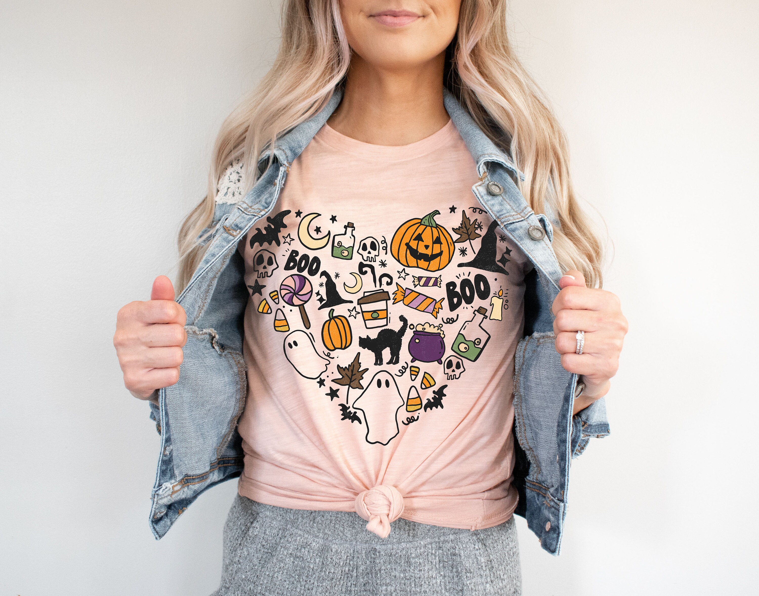 Discover Halloween Teacher Shirt Spooky Season Skeleton Hands Love Halloween Fall Autumn Pumpkin Boo Ghost trick or teach for women Field Trip witch
