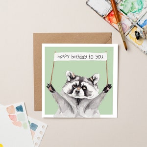 Carte d'anniversaire raton laveur en sauge