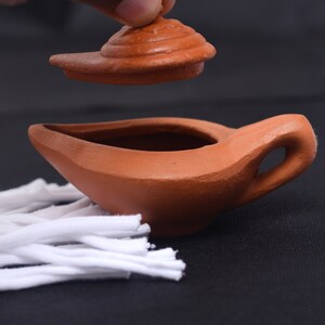 Aladdin Clay Oil Lamp Diyas Pot Handmade Separate Lid Self Handle Home Yoga Meditation Lighting Free 20 wicks Slab Clay Home Room Decors image 4