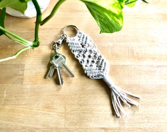 Handmade Macrame Keychain: Boho Handbag Accessory