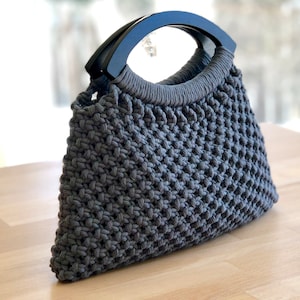 Bolso Macrame con asas de madera negras / Clutch Macrame / Forro de algodón con cordón / Moda inspirada en Boho / Idea de regalo única