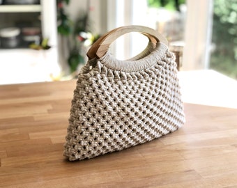 Macrame handbag with natural wooden handles | Macrame clutch | Drawstring cotton liner | Boho inspired fashion | Unique gift idea